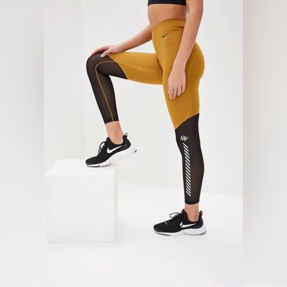 Nike dry fit Women's Gold and Black Leggings
